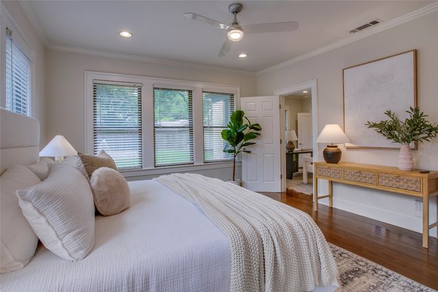 1111 N Winnetka Avenue, Dallas, TX 75208