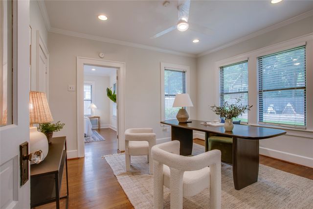 1111 N Winnetka Avenue, Dallas, TX 75208