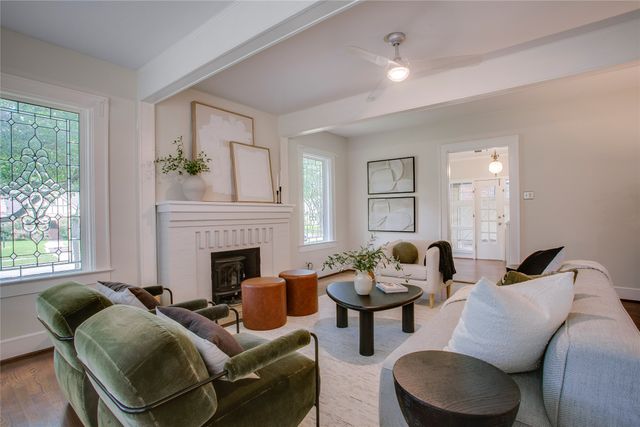 1111 N Winnetka Avenue, Dallas, TX 75208