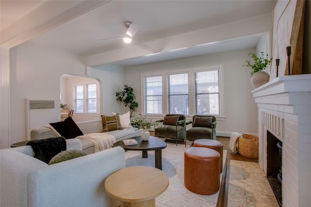 1111 N Winnetka Avenue, Dallas, TX 75208
