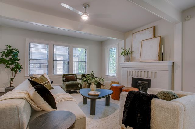 1111 N Winnetka Avenue, Dallas, TX 75208