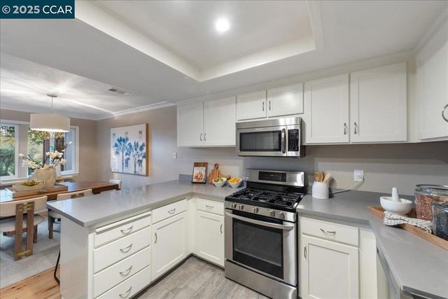 206 Buena Vida Ct, Martinez, CA 94553