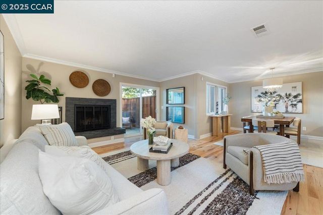 206 Buena Vida Ct, Martinez, CA 94553