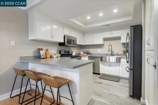 206 Buena Vida Ct, Martinez, CA 94553