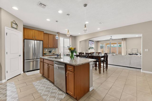 4772 Viento Del Norte, Santa Fe, NM 87507