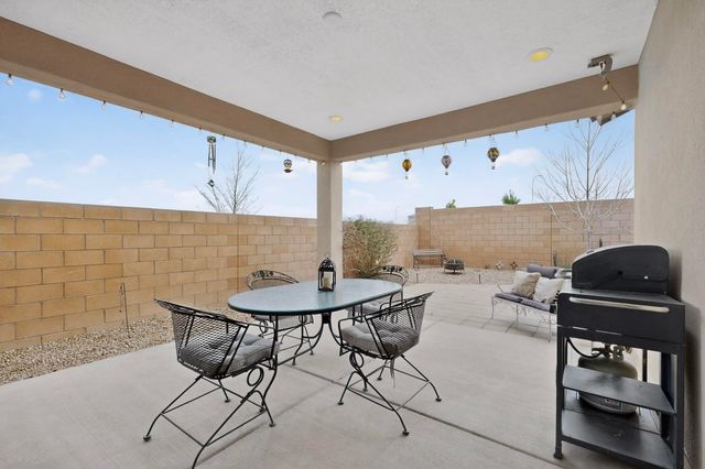 4772 Viento Del Norte, Santa Fe, NM 87507