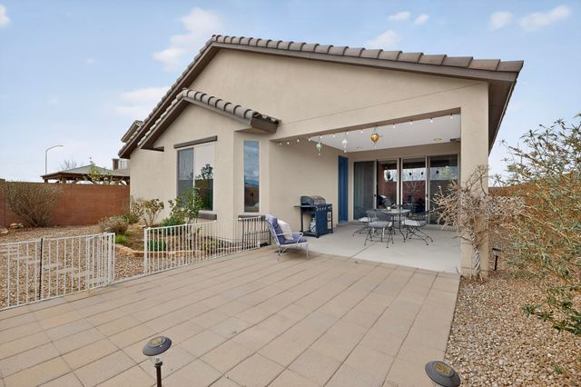 4772 Viento Del Norte, Santa Fe, NM 87507