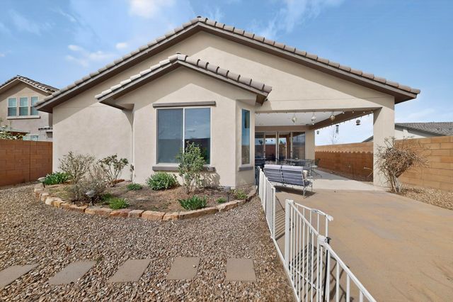 4772 Viento Del Norte, Santa Fe, NM 87507