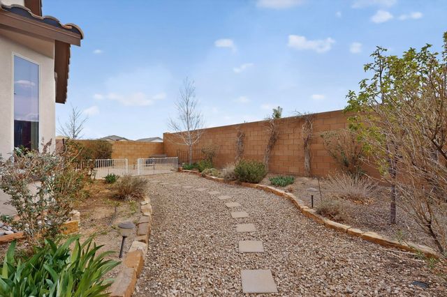 4772 Viento Del Norte, Santa Fe, NM 87507