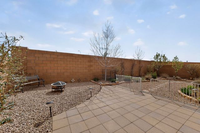 4772 Viento Del Norte, Santa Fe, NM 87507