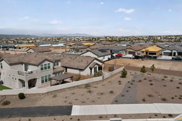 4772 Viento Del Norte, Santa Fe, NM 87507