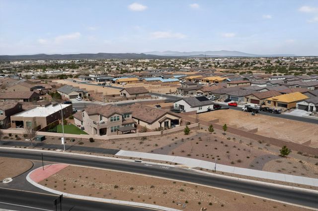4772 Viento Del Norte, Santa Fe, NM 87507