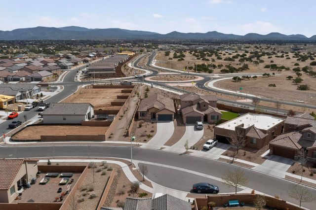 4772 Viento Del Norte, Santa Fe, NM 87507