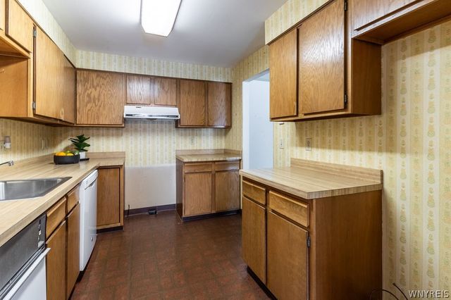 122 Bridle Path, Orchard Park, NY 14127