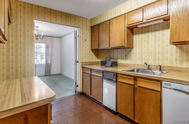 122 Bridle Path, Orchard Park, NY 14127