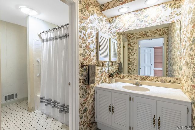 122 Bridle Path, Orchard Park, NY 14127