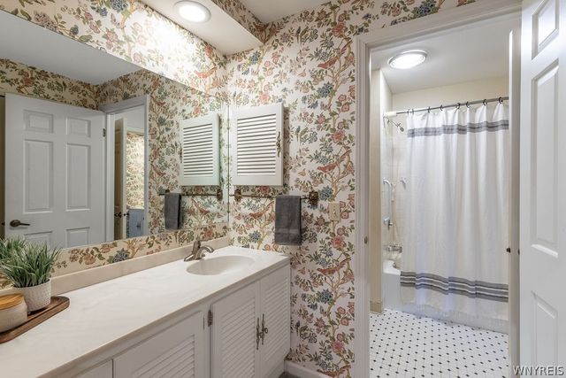 122 Bridle Path, Orchard Park, NY 14127