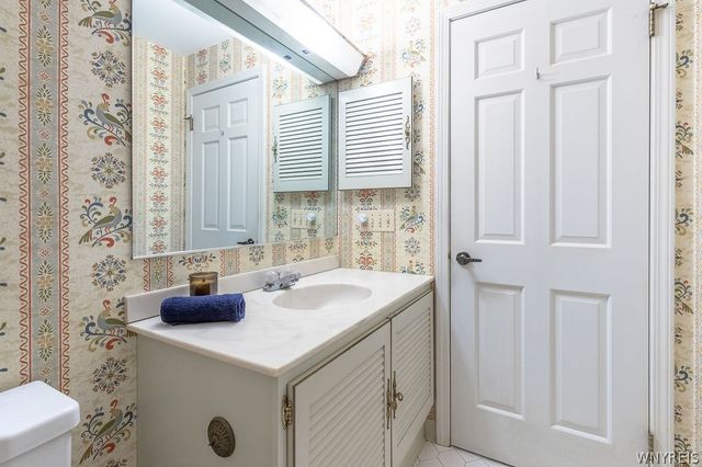 122 Bridle Path, Orchard Park, NY 14127