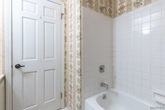 122 Bridle Path, Orchard Park, NY 14127