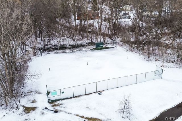 122 Bridle Path, Orchard Park, NY 14127