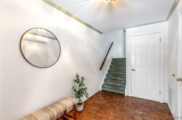 122 Bridle Path, Orchard Park, NY 14127