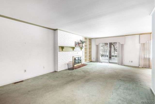 122 Bridle Path, Orchard Park, NY 14127