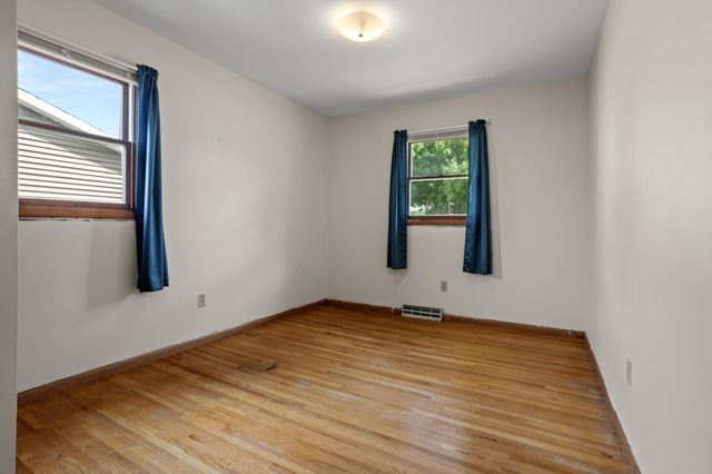 1805 17th Street S, Fargo, ND 58103
