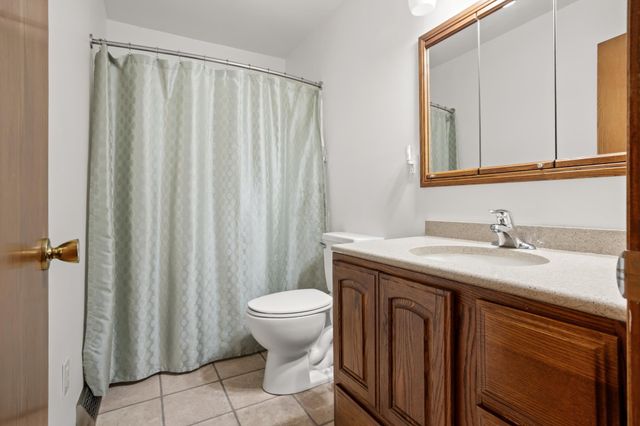 1805 17th Street S, Fargo, ND 58103