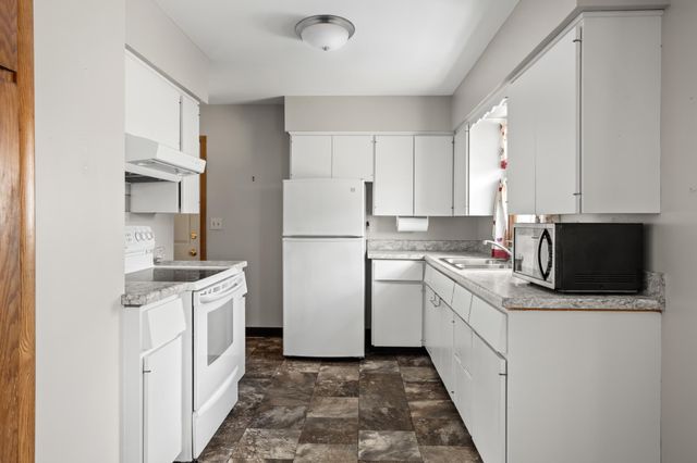 1805 17th Street S, Fargo, ND 58103