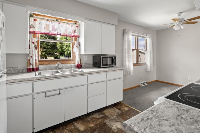 1805 17th Street S, Fargo, ND 58103