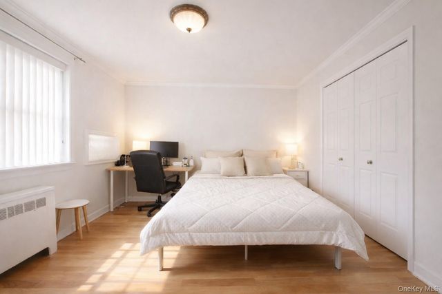 6 West Mill Drive 1E, Great Neck, NY 11021