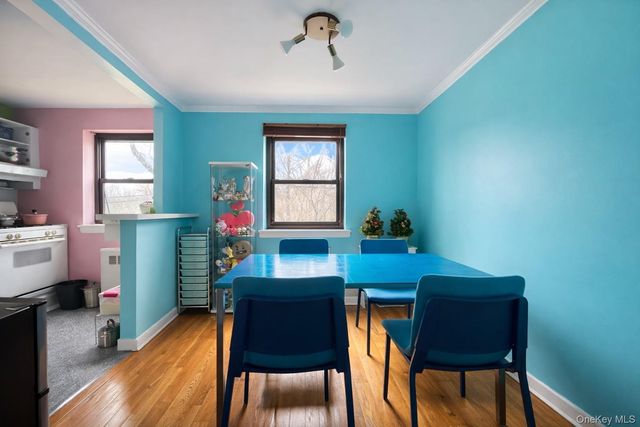 6 West Mill Drive 1E, Great Neck, NY 11021