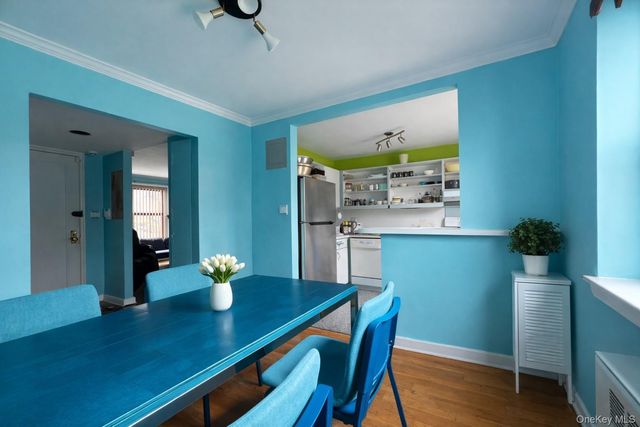 6 West Mill Drive 1E, Great Neck, NY 11021