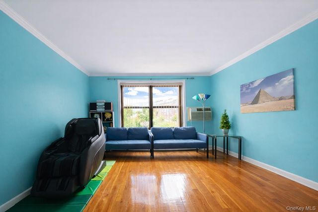 6 West Mill Drive 1E, Great Neck, NY 11021