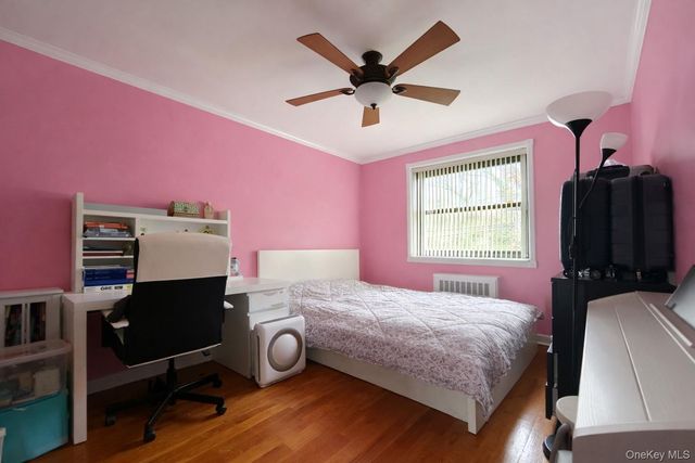 6 West Mill Drive 1E, Great Neck, NY 11021