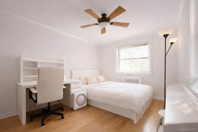 6 West Mill Drive 1E, Great Neck, NY 11021