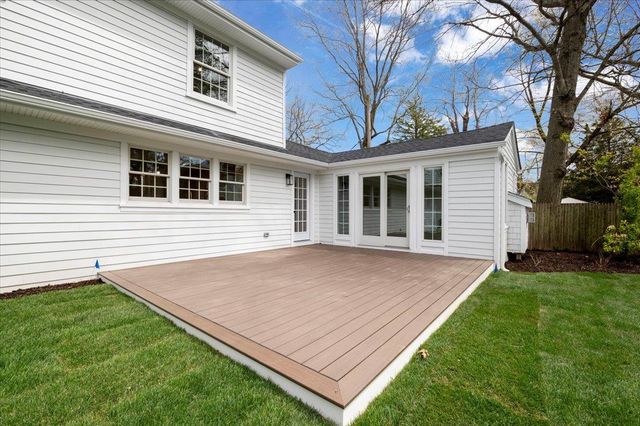 1000 Washington Drive, Centerport, NY 11721