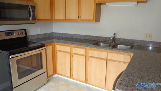 718 Wynsom Drive, Huntsville, AL 35803