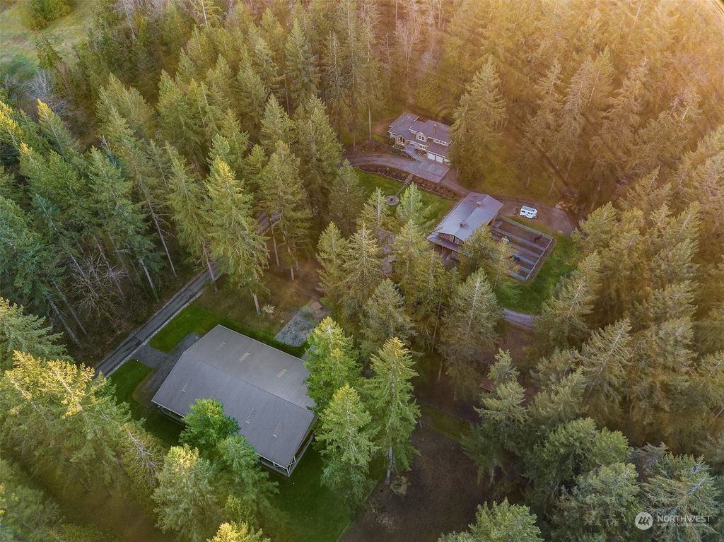 Image 1 of property listing at 711 278th Avenue NE, Redmond, WA 98053