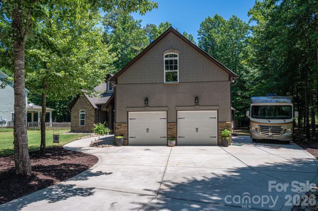 489 Evergreen Road, Lake Wylie, SC 29710