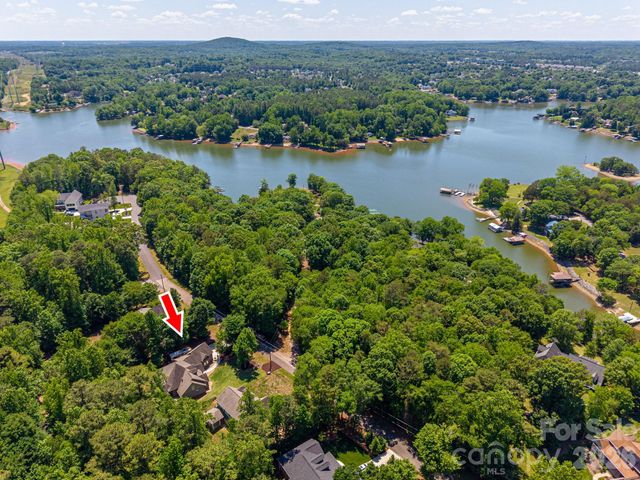 489 Evergreen Road, Lake Wylie, SC 29710