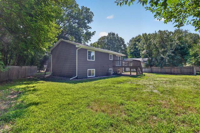 8055 Zane Avenue N, Brooklyn Park, MN 55443
