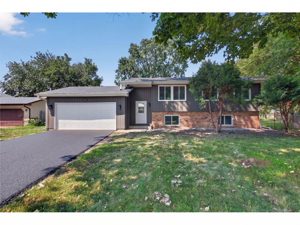 8055 Zane Avenue N, Brooklyn Park, MN 55443 — photo 2