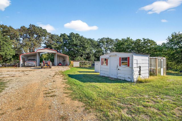 437 County Road 292, Collinsville, TX 76233