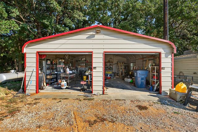 437 County Road 292, Collinsville, TX 76233