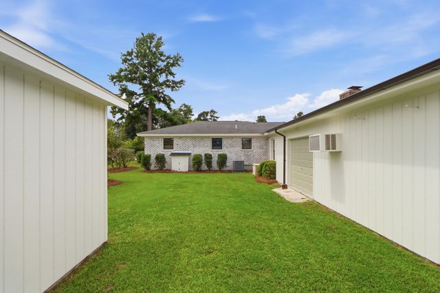301 Land O Pines Circle, Moncks Corner, SC 29461