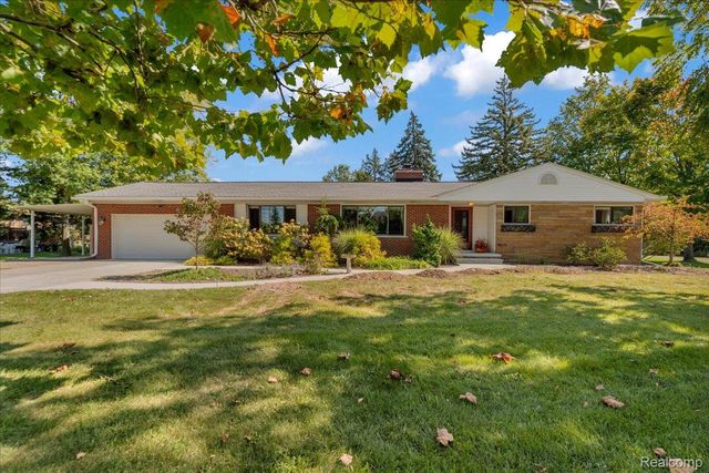 26215 ALLEN Road, Woodhaven, MI 48183