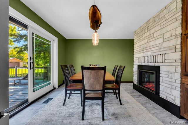 26215 ALLEN Road, Woodhaven, MI 48183