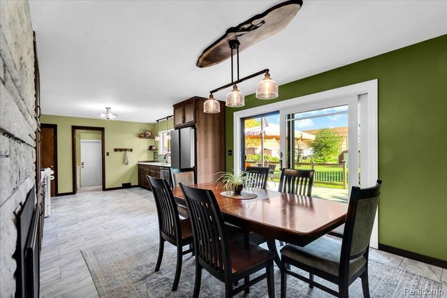 26215 ALLEN Road, Woodhaven, MI 48183