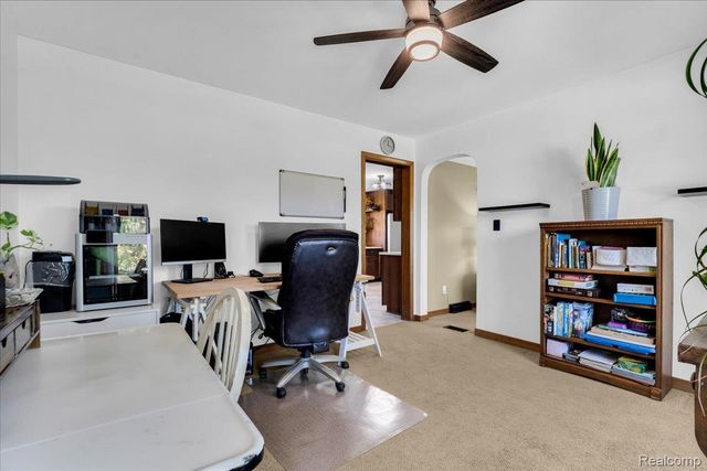 26215 ALLEN Road, Woodhaven, MI 48183